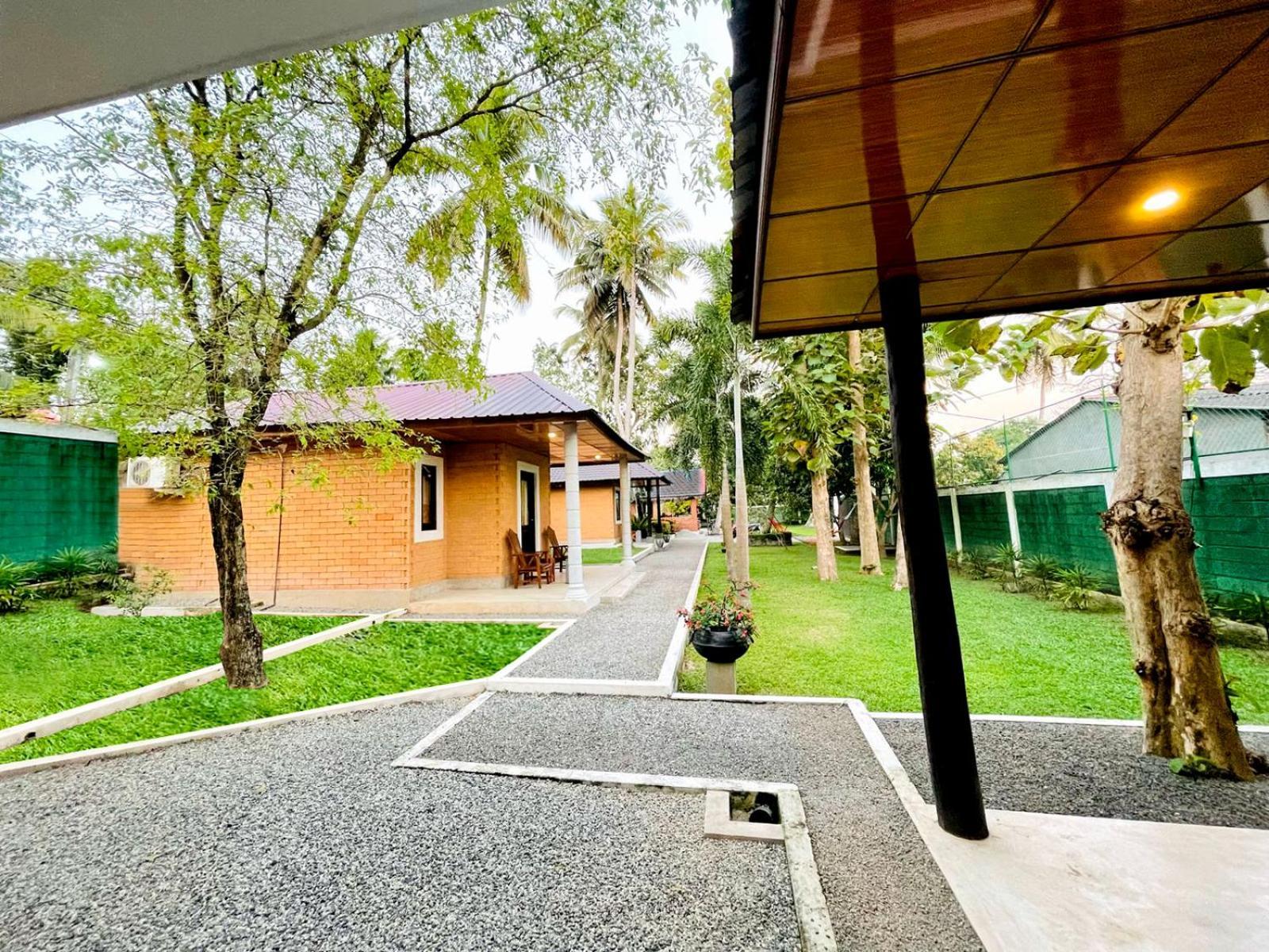 Airport Eco Cottage คาตุนายากา ภายนอก รูปภาพ